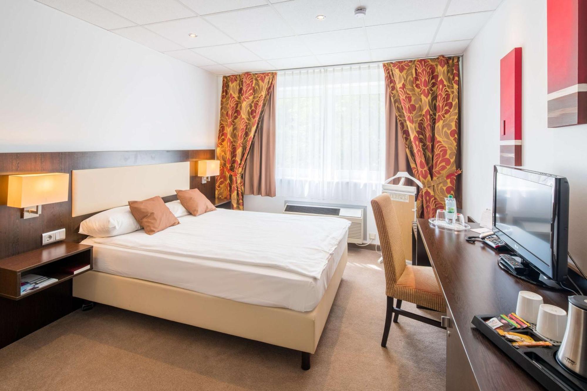 Best Western Hotel Йена Екстериор снимка
